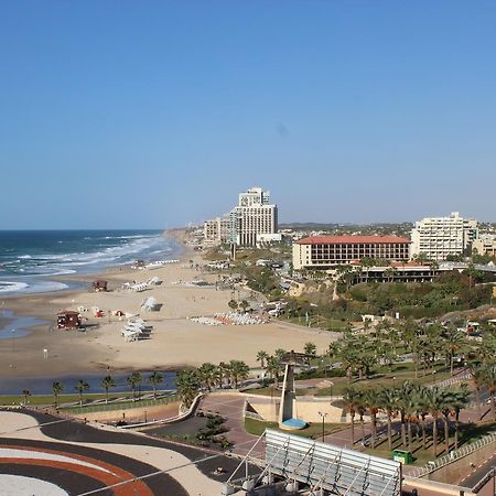 First Class Marina Herzlia Herzliya Экстерьер фото